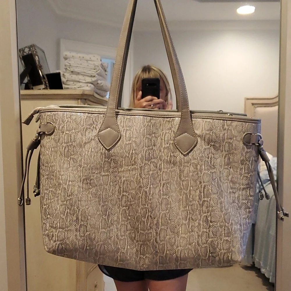 Simply Southern Snake Print Tote Bag (37)